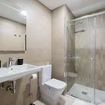 Brand New Downtown Daire